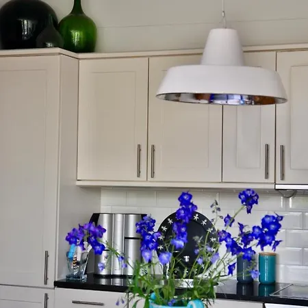 Homeawayhome C&r 1 *