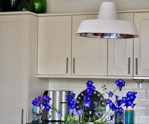 Homeawayhome C&r 1 *