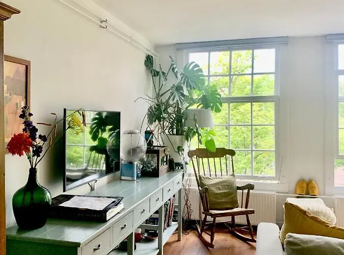 Homeawayhome C&r 1 *