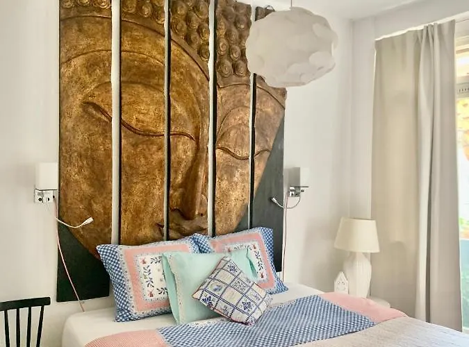 Homeawayhome C&r 1 *