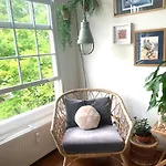Homeawayhome C&r 1