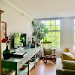 Homeawayhome C&r 1 *