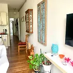 Homeawayhome C&r 1 Apartment